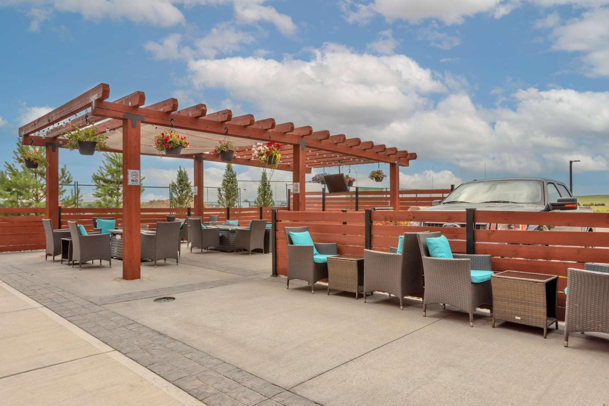 Best Western Premier Executive Residency Medicine Hat Exterior foto